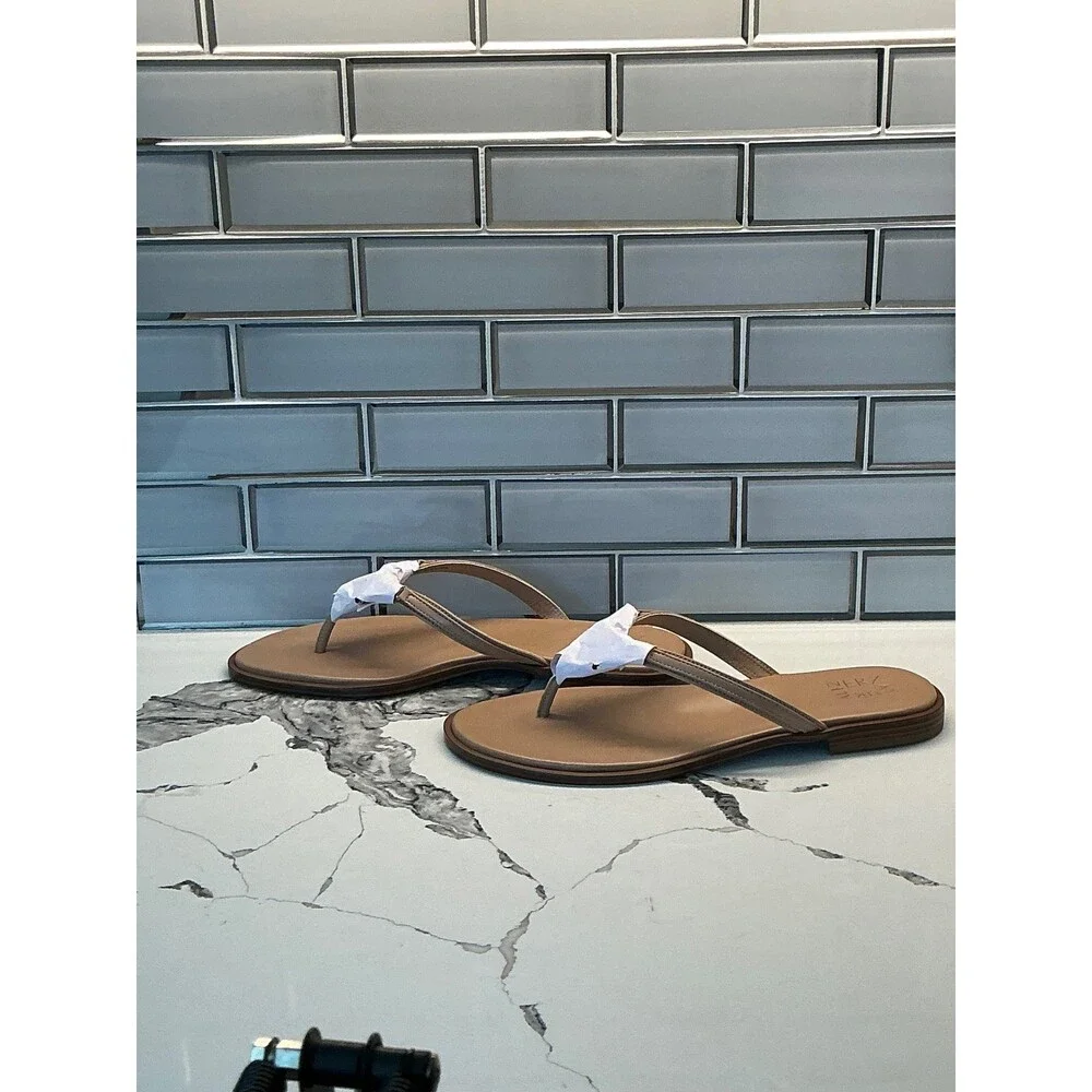 Naturalizer Liliana Creme Brulee Tan‎ Thong Sandals Womens 9.5 M H6358S4251 NEW